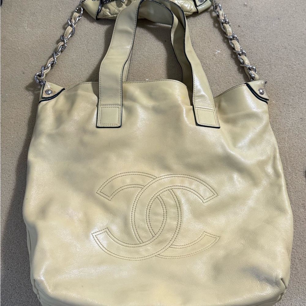 Chanel Chic Cream Tote Bag Collectors dream very rare